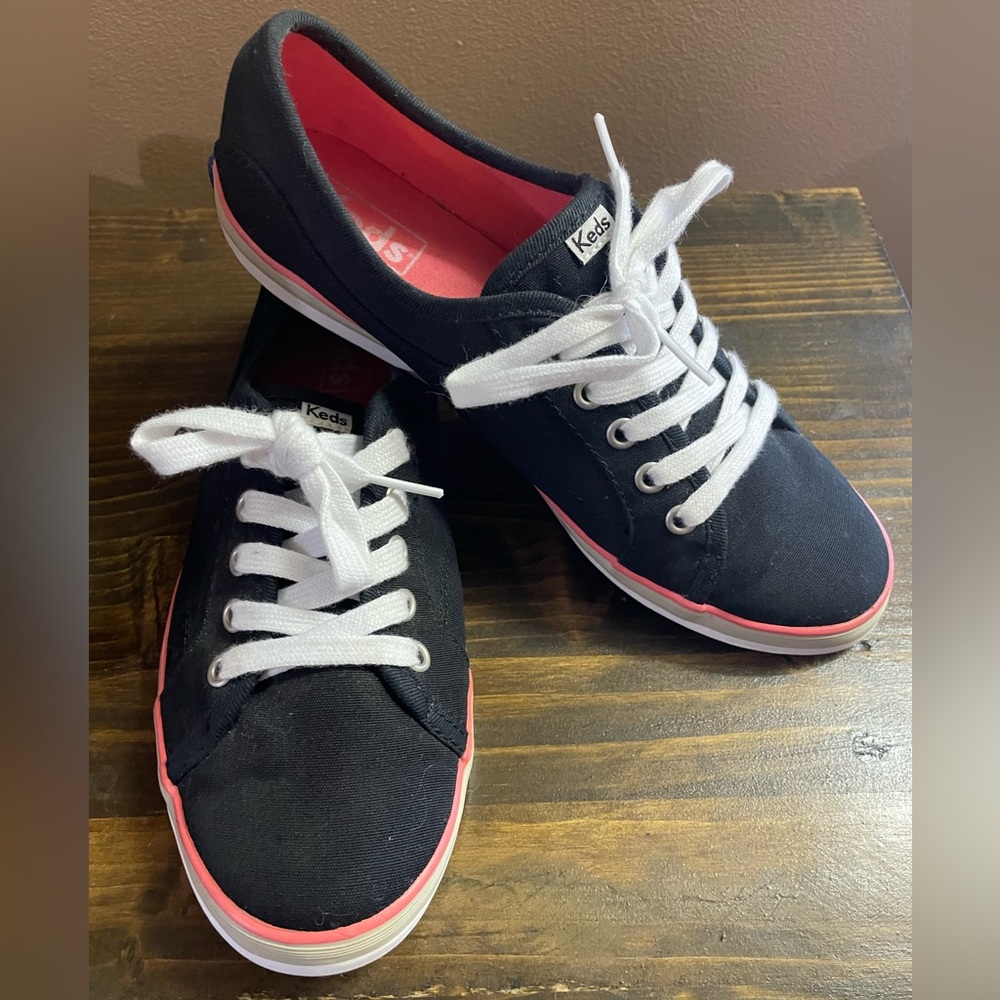 Keds Women's Black and Pink Coursa Lace up  Sneakers Size 6